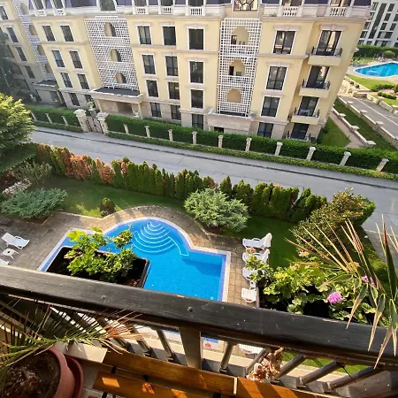 Happy Apartment *